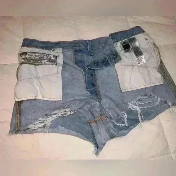 Levi’s denim shorts 501 size W34 - Picture 6 of 7